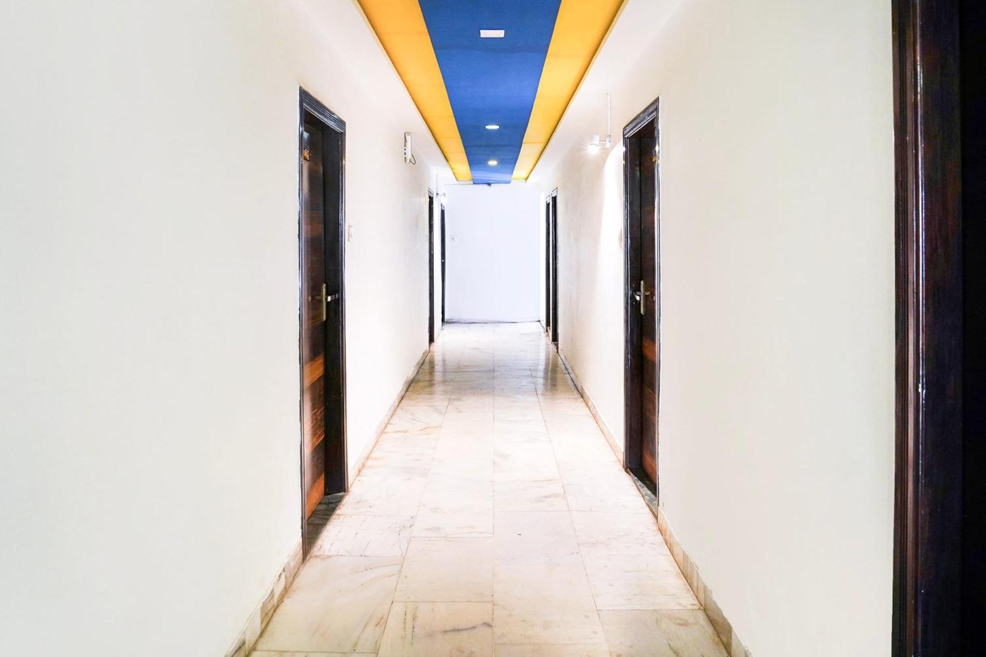 Hotel O Bridge 阿穆达巴 外观 照片