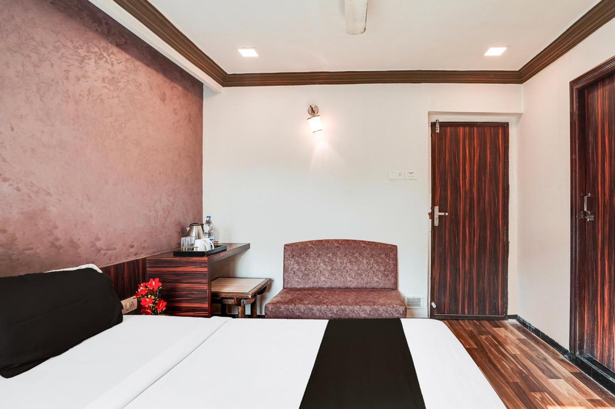 Hotel O Bridge 阿穆达巴 外观 照片