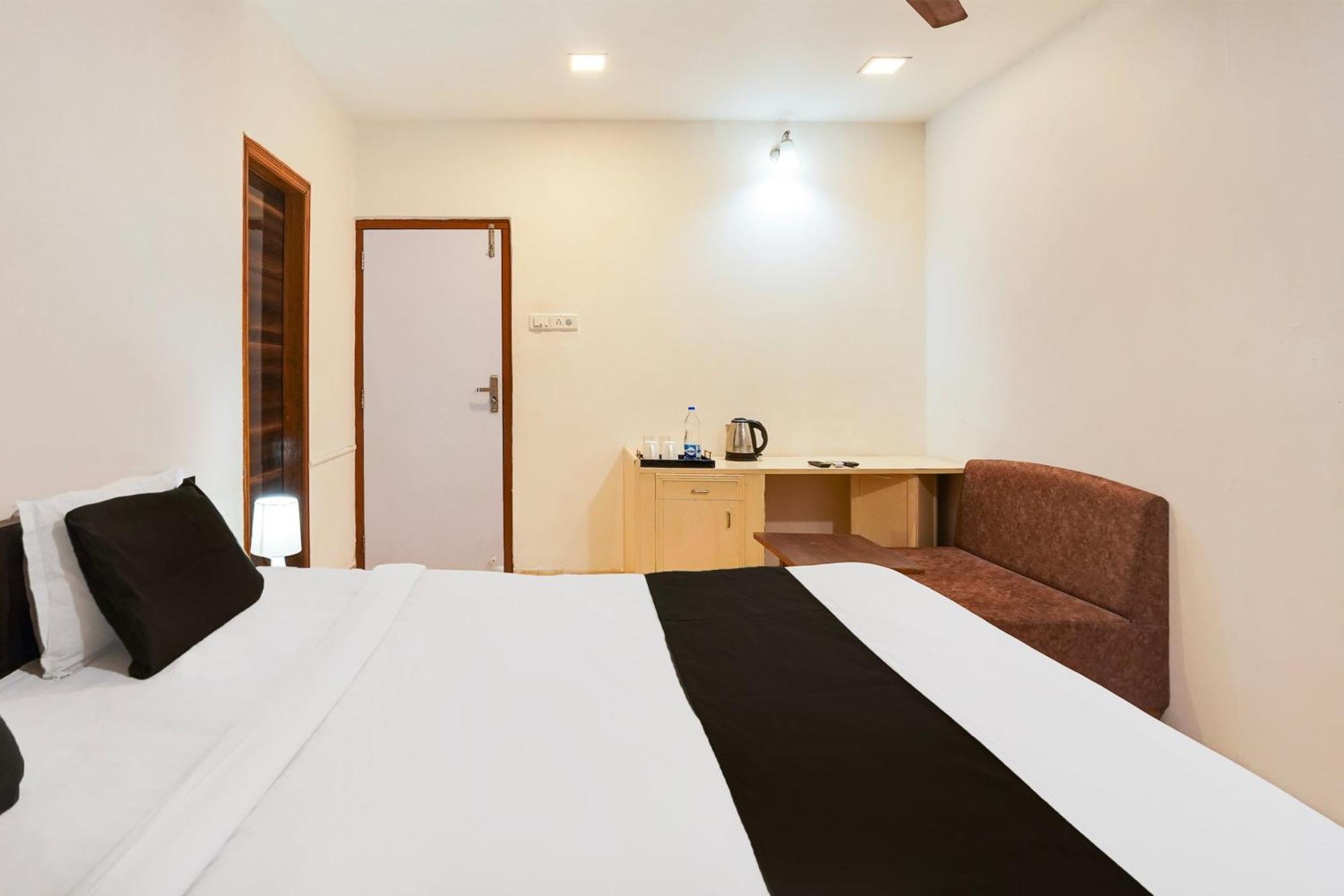 Hotel O Bridge 阿穆达巴 外观 照片