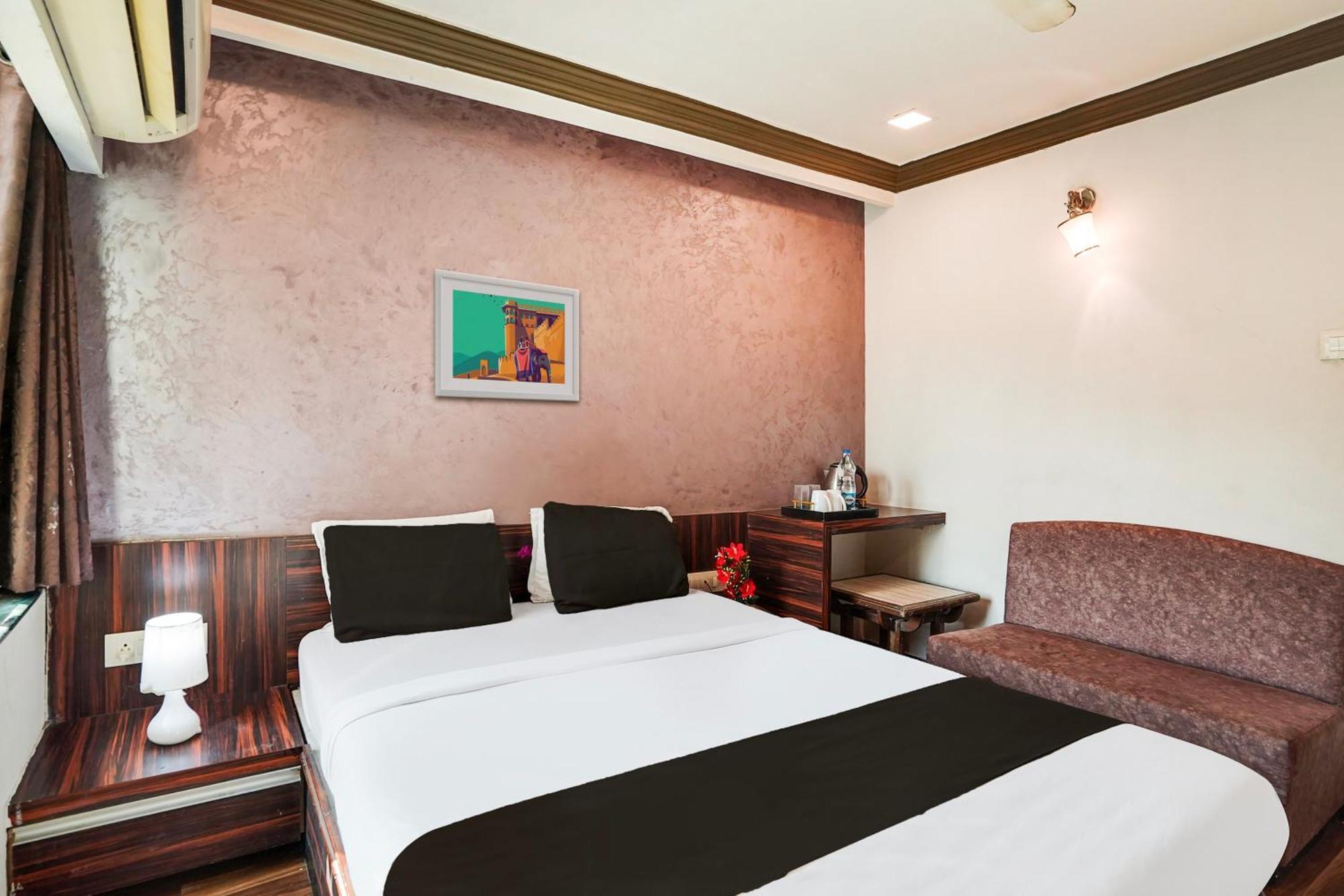 Hotel O Bridge 阿穆达巴 外观 照片