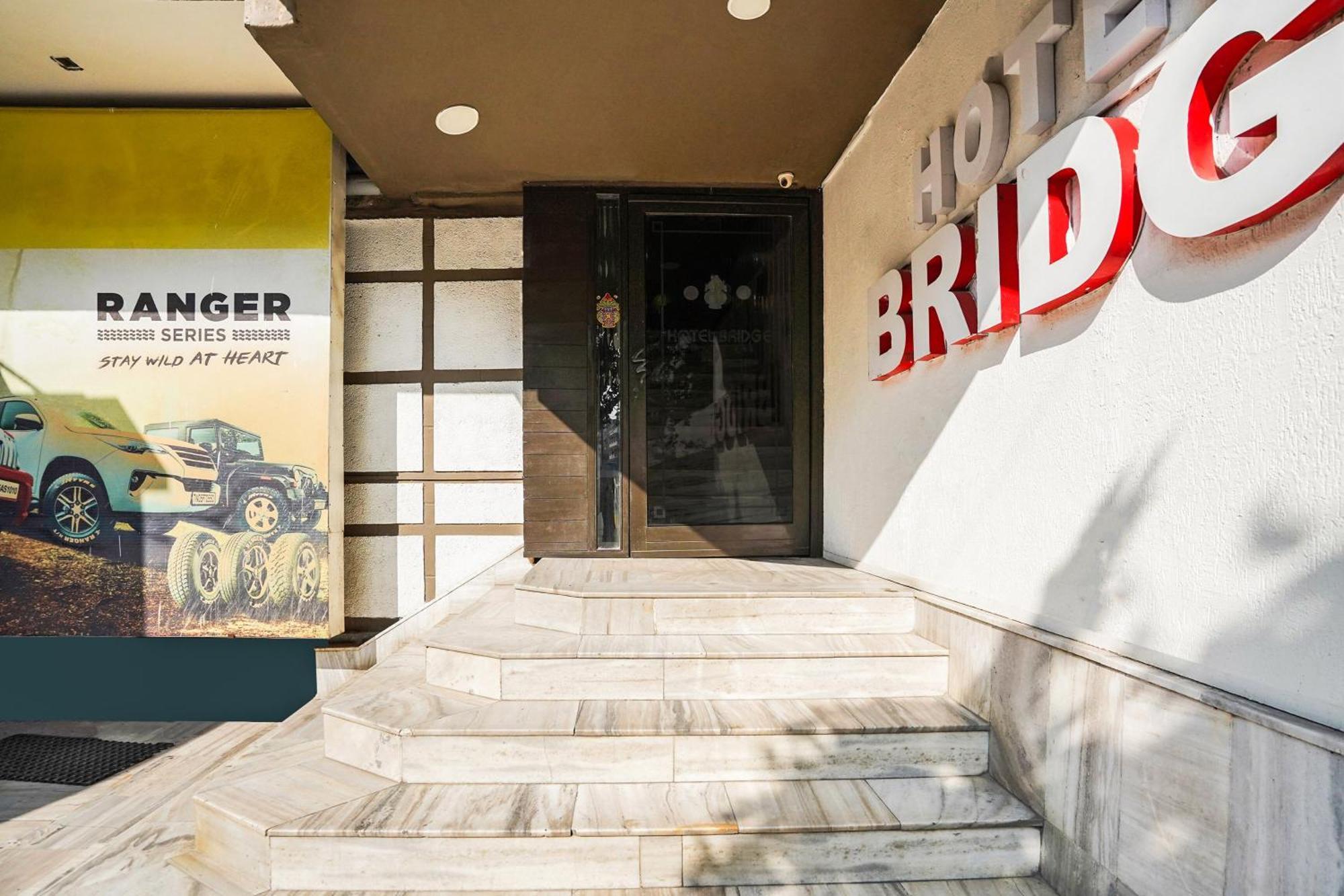 Hotel O Bridge 阿穆达巴 外观 照片